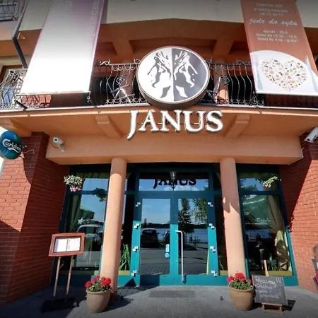 דירה & Restauracja Janus